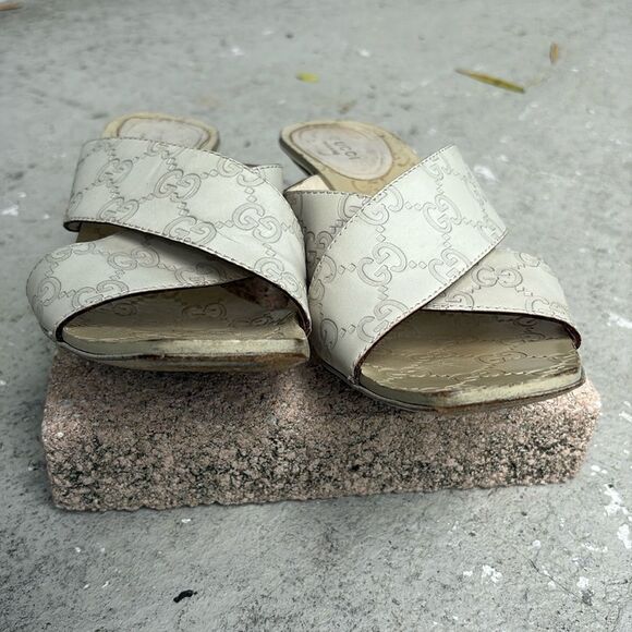 Gucci Leather Monogram mules - Picture 5 of 9